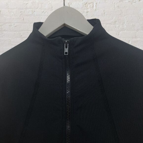 Olaya Sport Billy Jacket L Zip Front Thumb Holes Moisture Wicking Black - Picture 8 of 15